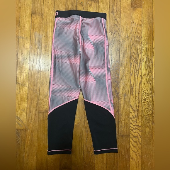 💜EUC Nike Pro Leggings - Picture 2 of 5